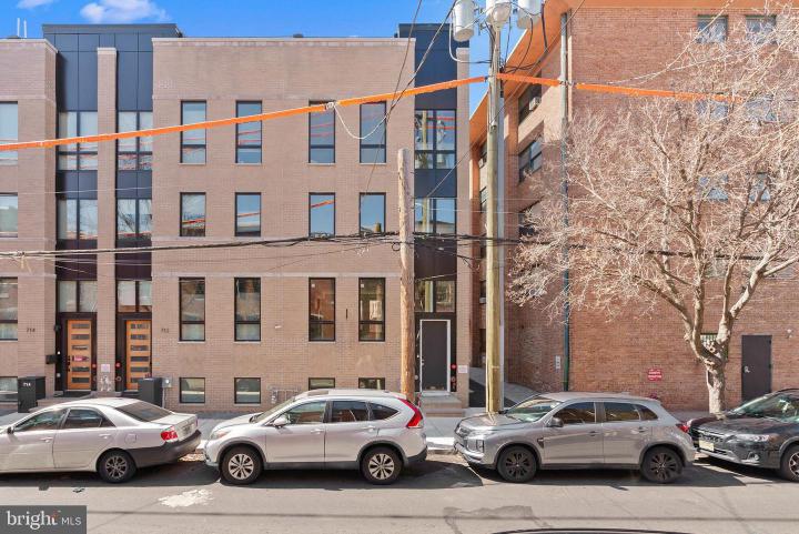 Photo of 722 S 17th Street 7, Philadelphia PA