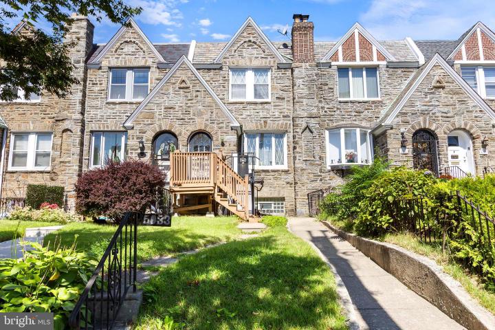 Photo of 5933 Woodcrest Avenue