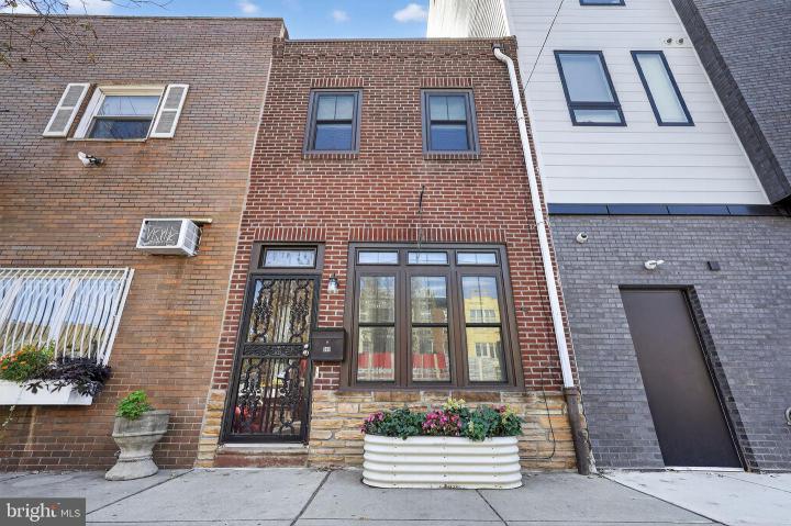 Photo of 340 W Girard Avenue, Philadelphia PA