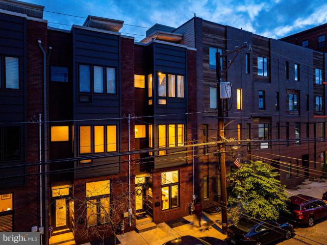 Photo of 418 Fairmount Avenue, Philadelphia PA