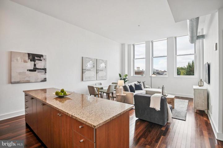Photo of 1101 Locust Street 4e, Philadelphia PA