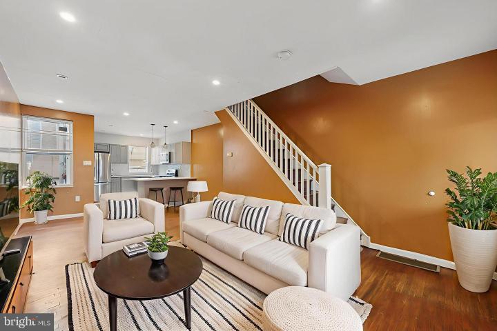 Photo of 249 W Calvert Street