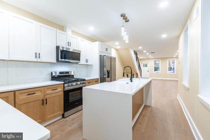 Photo of 3354 Edgemont Street