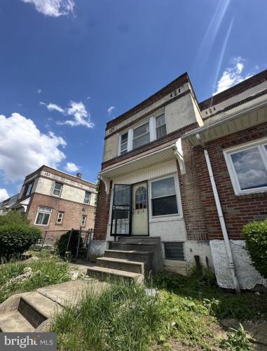 Photo of 7120 Guyer Avenue