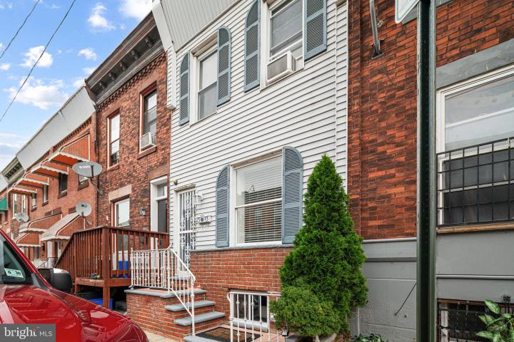 Photo of 2543 S Franklin Street