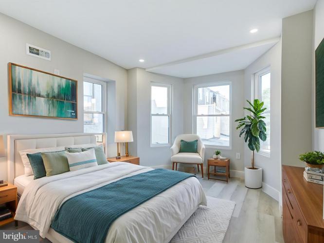 Photo of 1327 E Susquehanna Avenue, Philadelphia PA