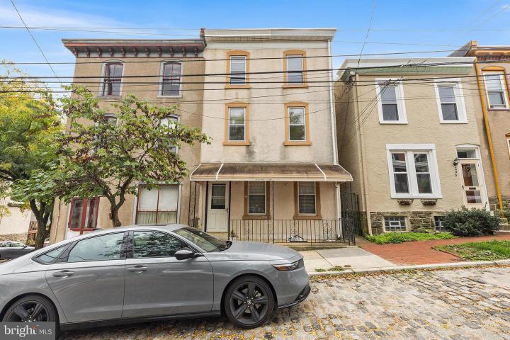 Photo of 297 Hermitage Street, Philadelphia PA