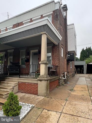 Photo of 6016 Montague Street