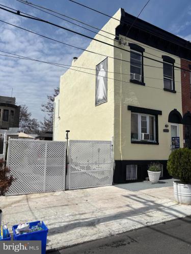 Photo of 2608 N Fairhill Street, Philadelphia PA