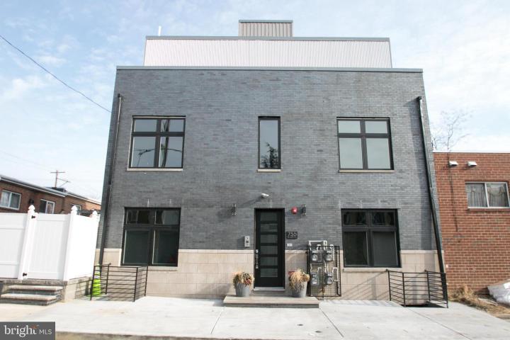 Photo of 755 N Capitol Street, Philadelphia PA