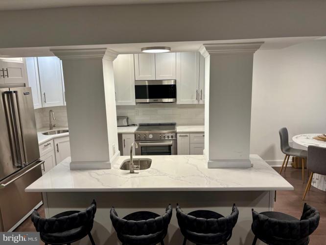Photo of 105 Lombard Street B, Philadelphia PA