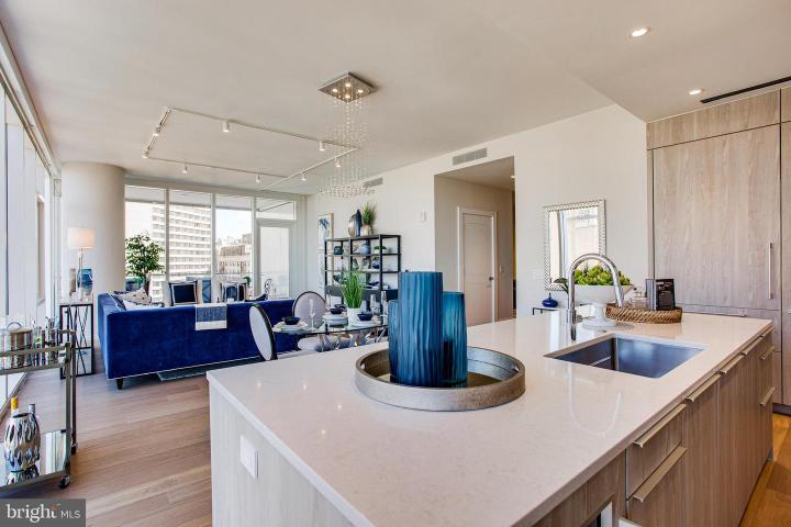 Photo of 301 S Broad 1701