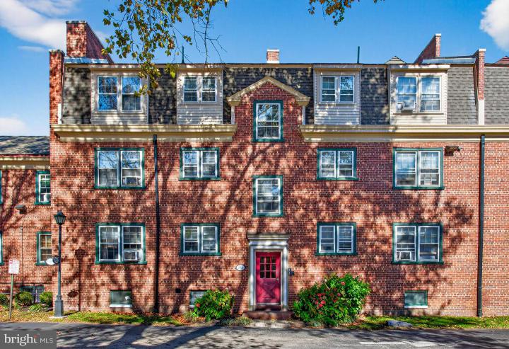 Photo of 735 Melon Place E, Philadelphia PA