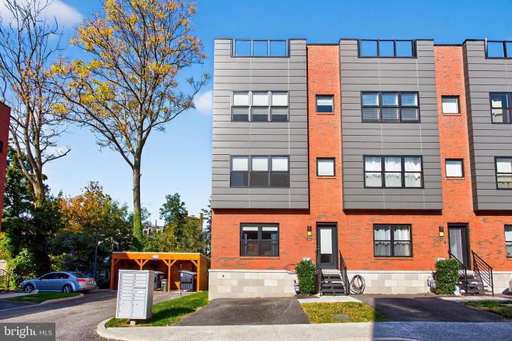 Photo of 7019 Pipers Glen Way