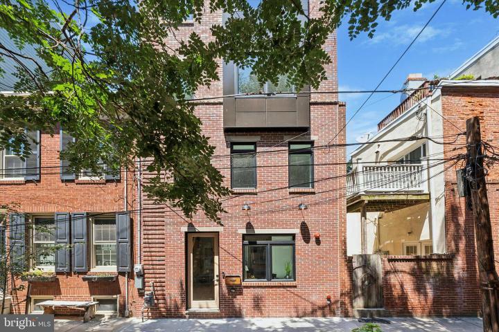 Photo of 303 Pemberton Street