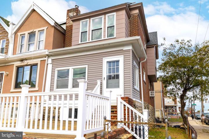 Photo of 599 E Carver Street