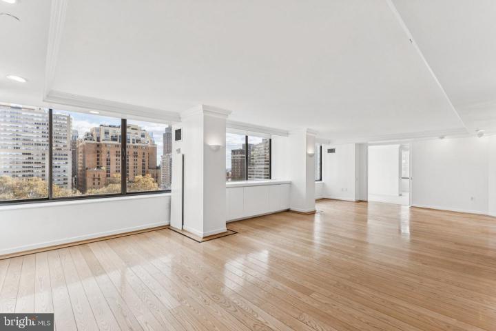 Photo of 202 W Rittenhouse Square 1106