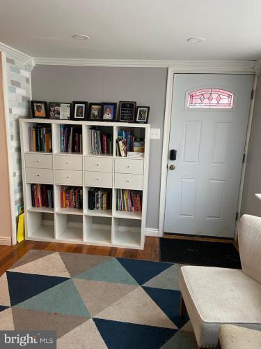 Photo of 6906 Buist Avenue