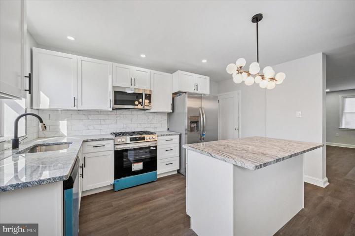 Photo of 1010 Flanders Road