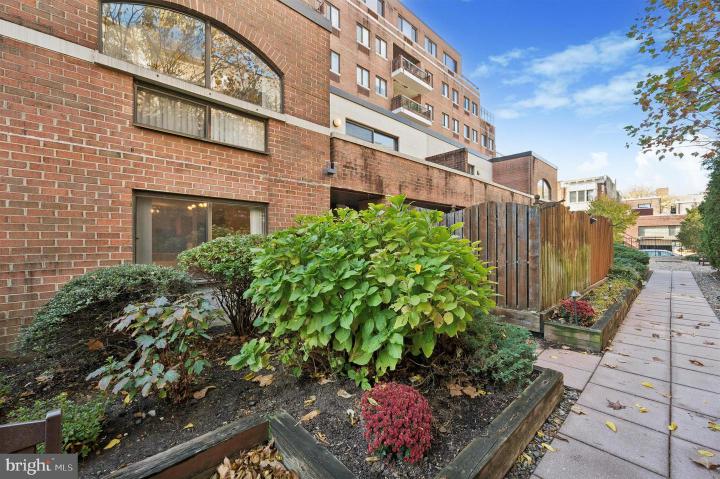 Photo of 200 Lombard Street Gu11