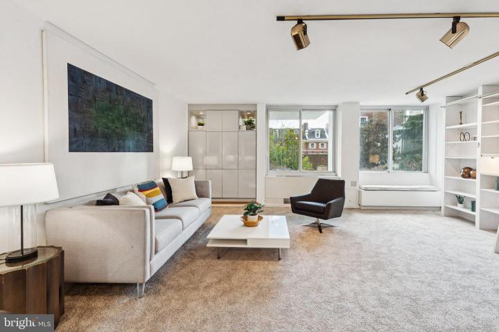 Photo of 604 S Washington Square 105