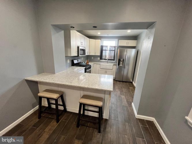 Photo of 1929 E Thayer Street