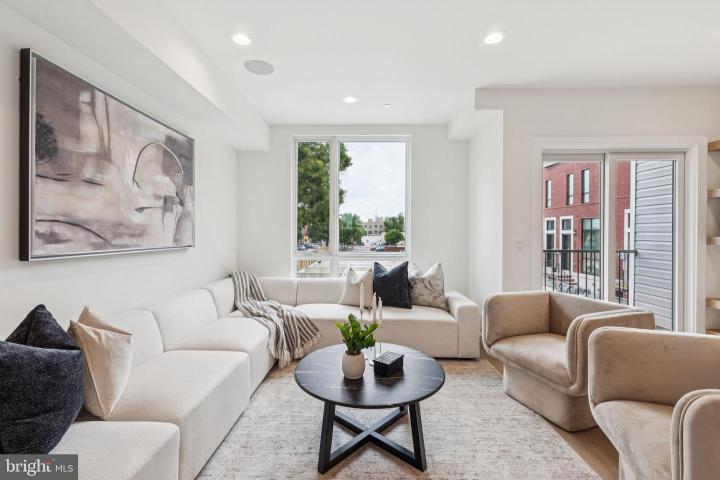 Photo of 614 N Brenna Walk, Philadelphia PA