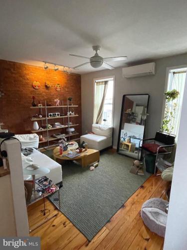 Photo of 1812 W Master Street