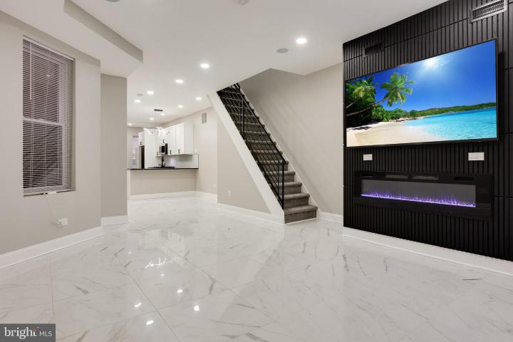 Photo of 5239 Arch Street