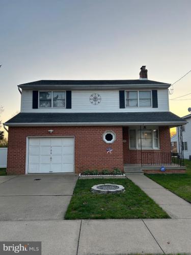 Photo of 708 Hoffnagle Street