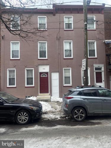 Photo of 904 Greenwich Street