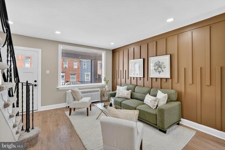 Photo of 2993 Gaul Street