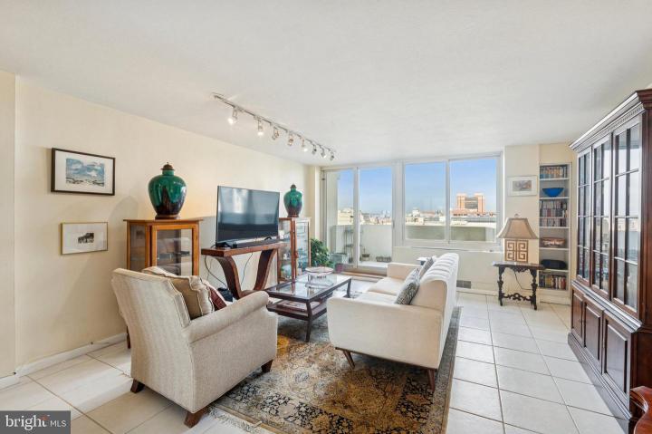 Photo of 604 S Washington Square 2308, Philadelphia PA