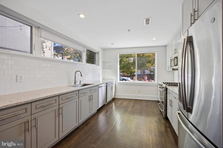 Photo of 1022 S 2nd Street 7