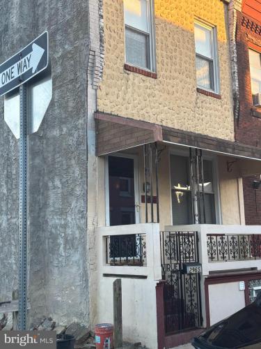 Photo of 2965 N Hancock Street