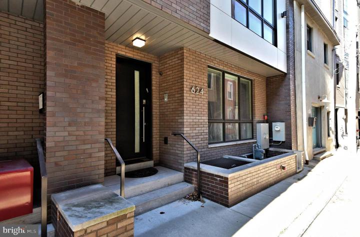 Photo of 624 N Bodine Street