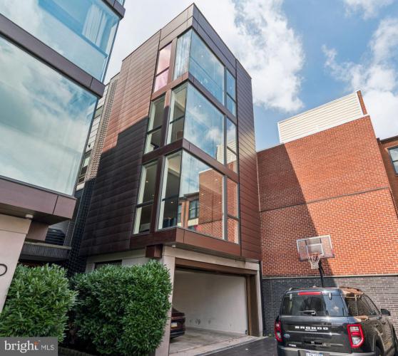 Photo of 206 N 22nd Street E