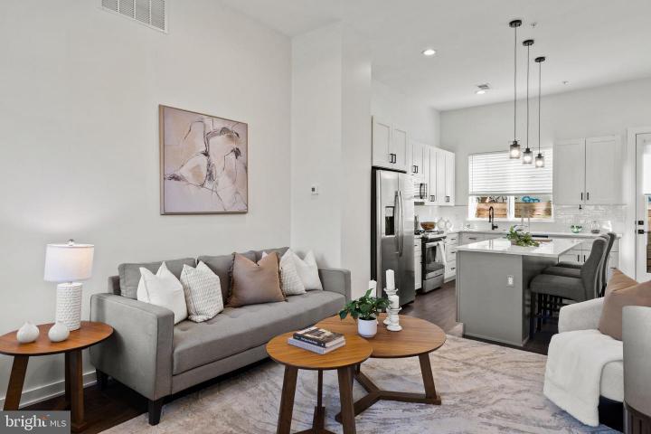 Photo of 2235 N Hope Street