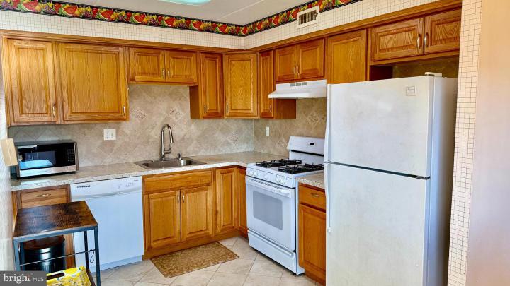 Photo of 8910 Krewstown Road 118