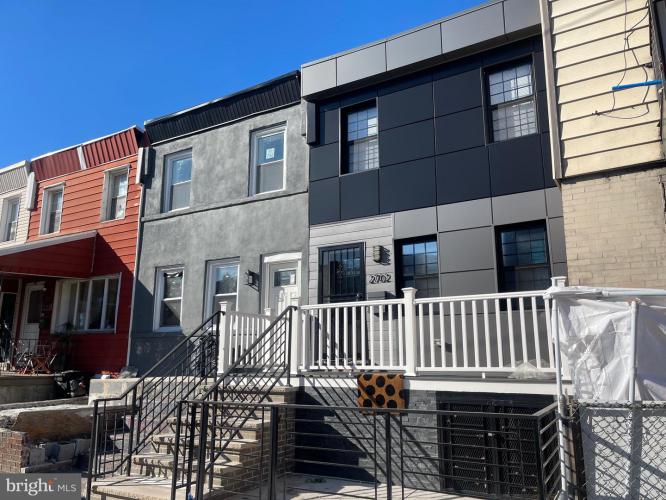 Photo of 2704 S Marshall Street