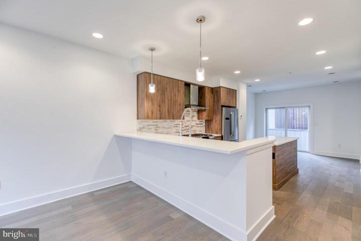 Photo of 630 N 5th Street, Philadelphia PA