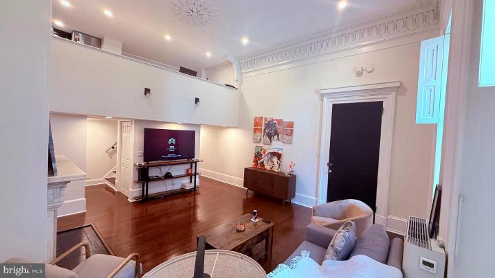 Photo of 1016 Spruce Street 1r, Philadelphia PA