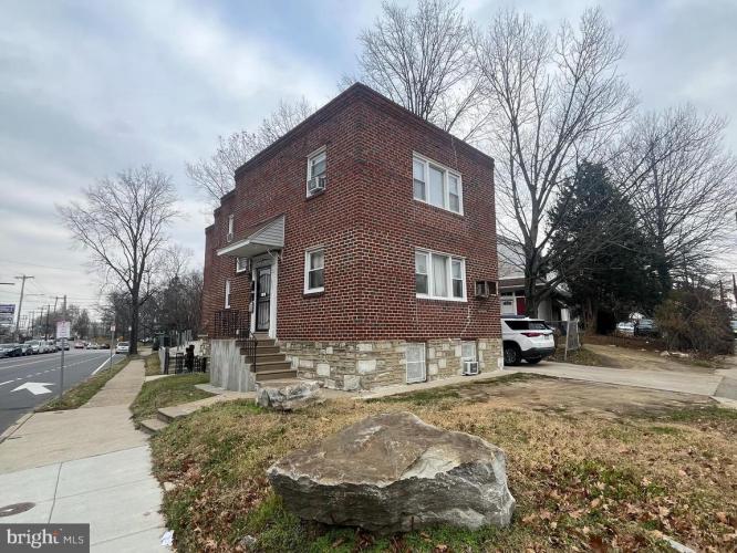 Photo of 4800 E Roosevelt Boulevard