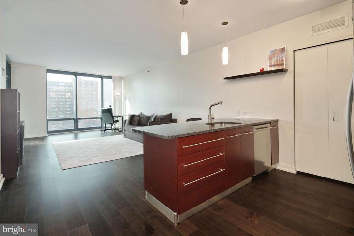 Photo of 2101 Market Street 805