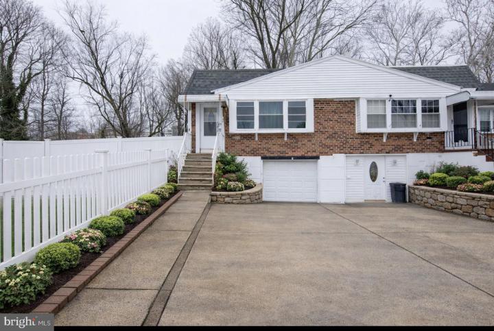 Photo of 3248 Rhett Road