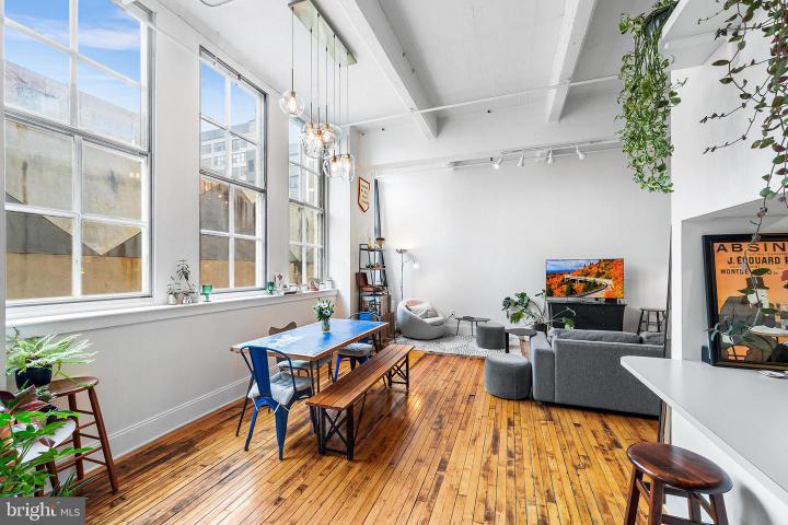 Photo of 1238 Callowhill Street 202