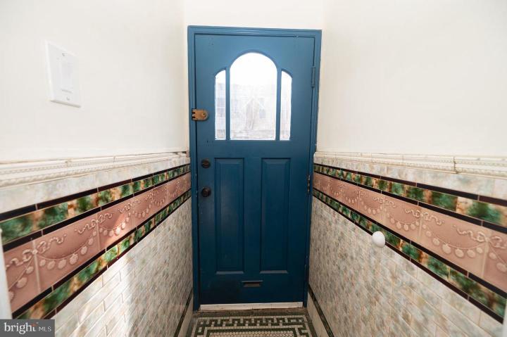 Photo of 3460 Helen Street