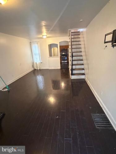 Photo of 1850 E Clementine Street