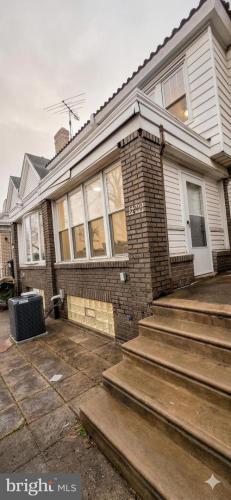 Photo of 5240 E Roosevelt Boulevard