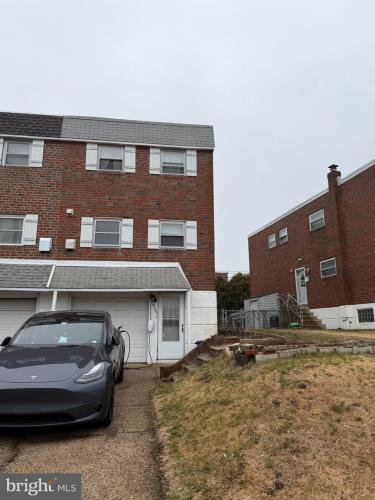 Photo of 2751 Tolbut Street